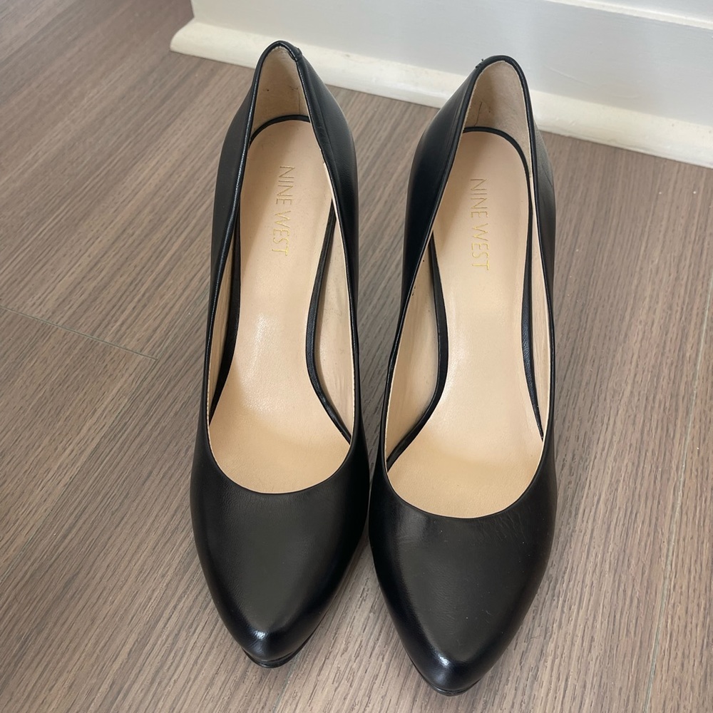 Nine West Women’s Black Heels sz 8